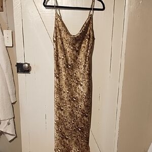 Forever 21 Beautiful Elegant Gold Patterned Snake Print Dress Size Medium.